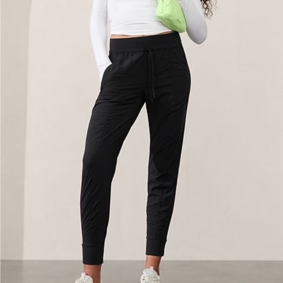 Athleta Attitude Jogger in black, size 4P - Picture 1 of 9